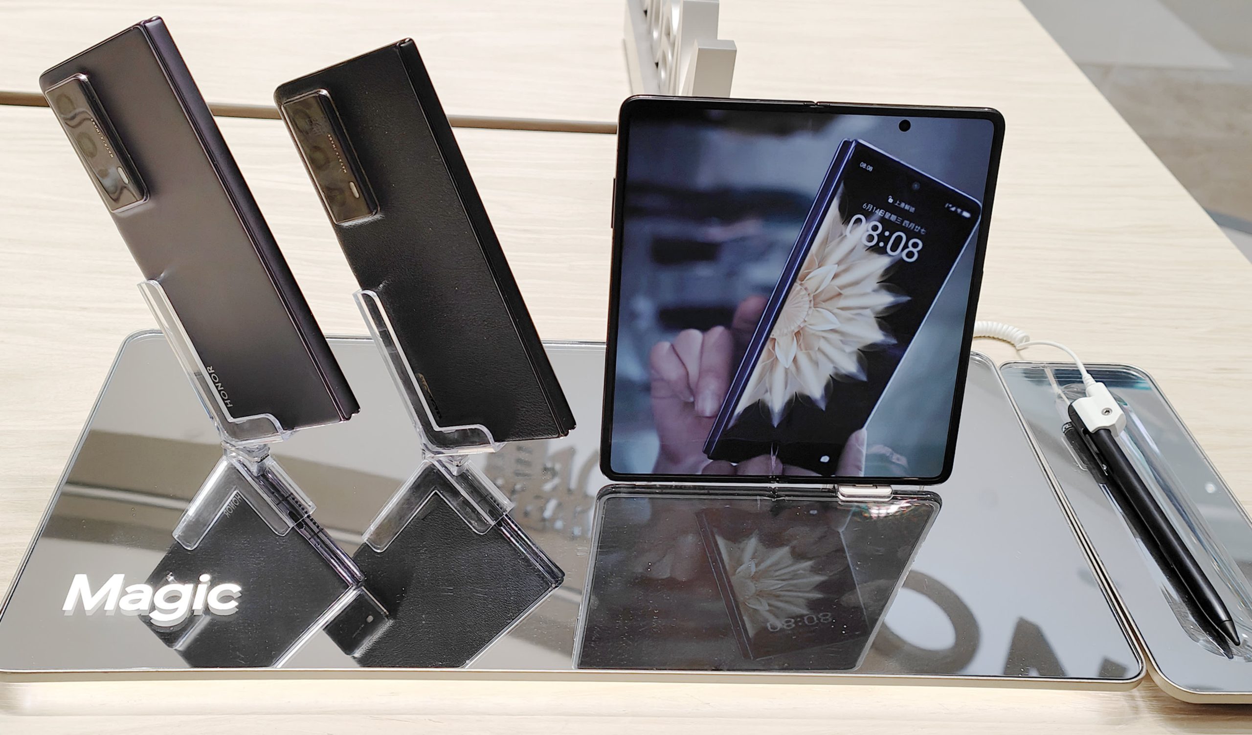 Chinese smartphone company Honor gets new investors as it gears up for IPO