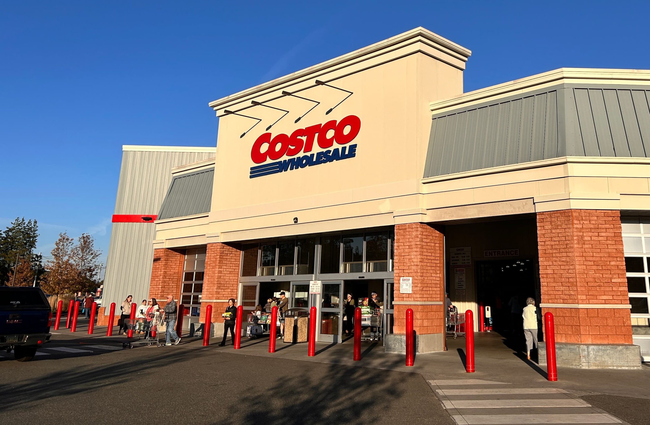 Costco beats on earnings as e-commerce sales jump