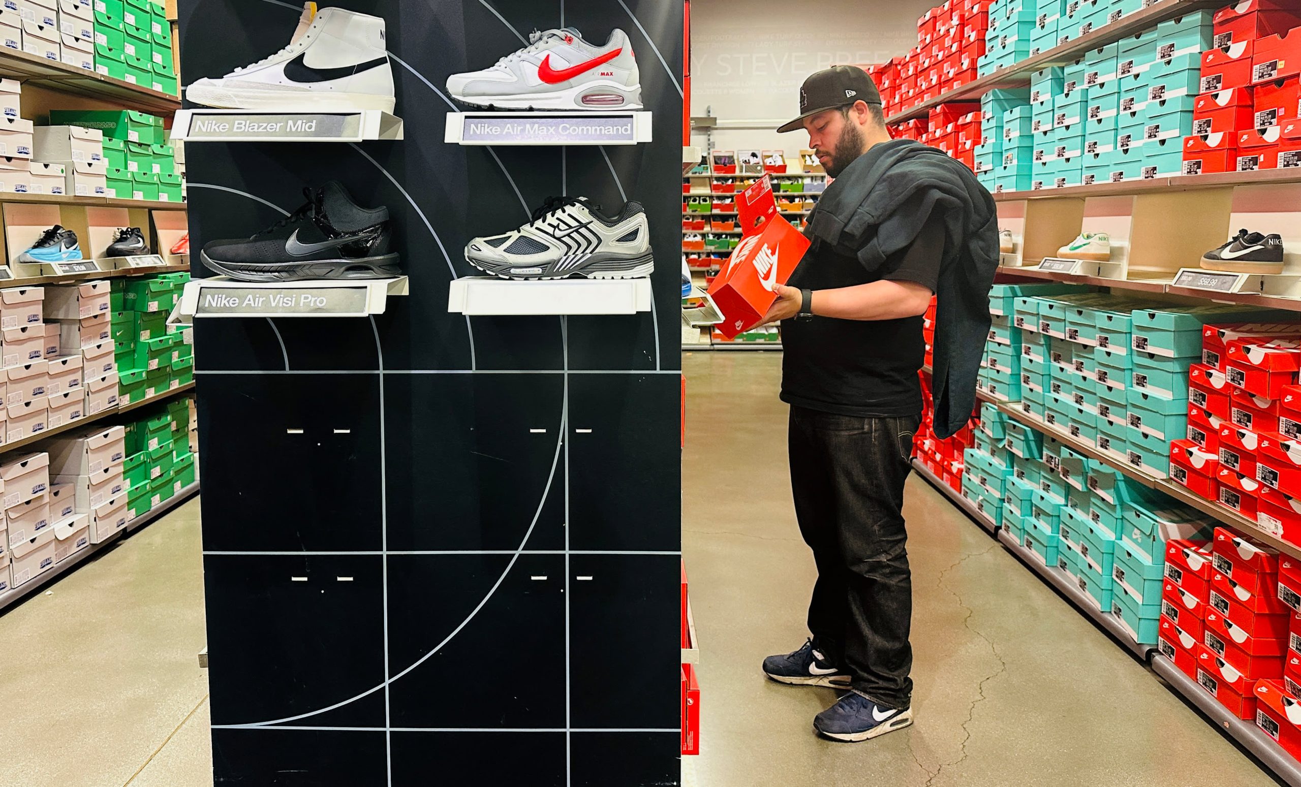 Consumer sentiment tumbles in April as inflation fears spike, University of Michigan survey shows